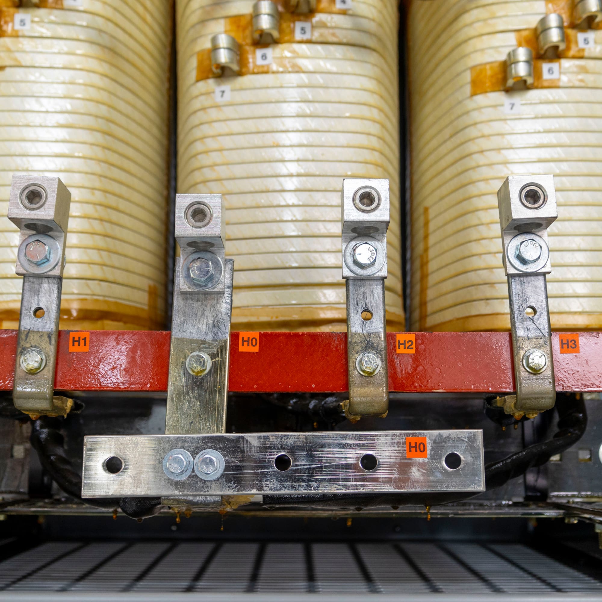 3-phase drive isolation transformer connections